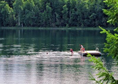 children-enjoying-the-lake-photo-credit-Laurie-Mansell-1024x576